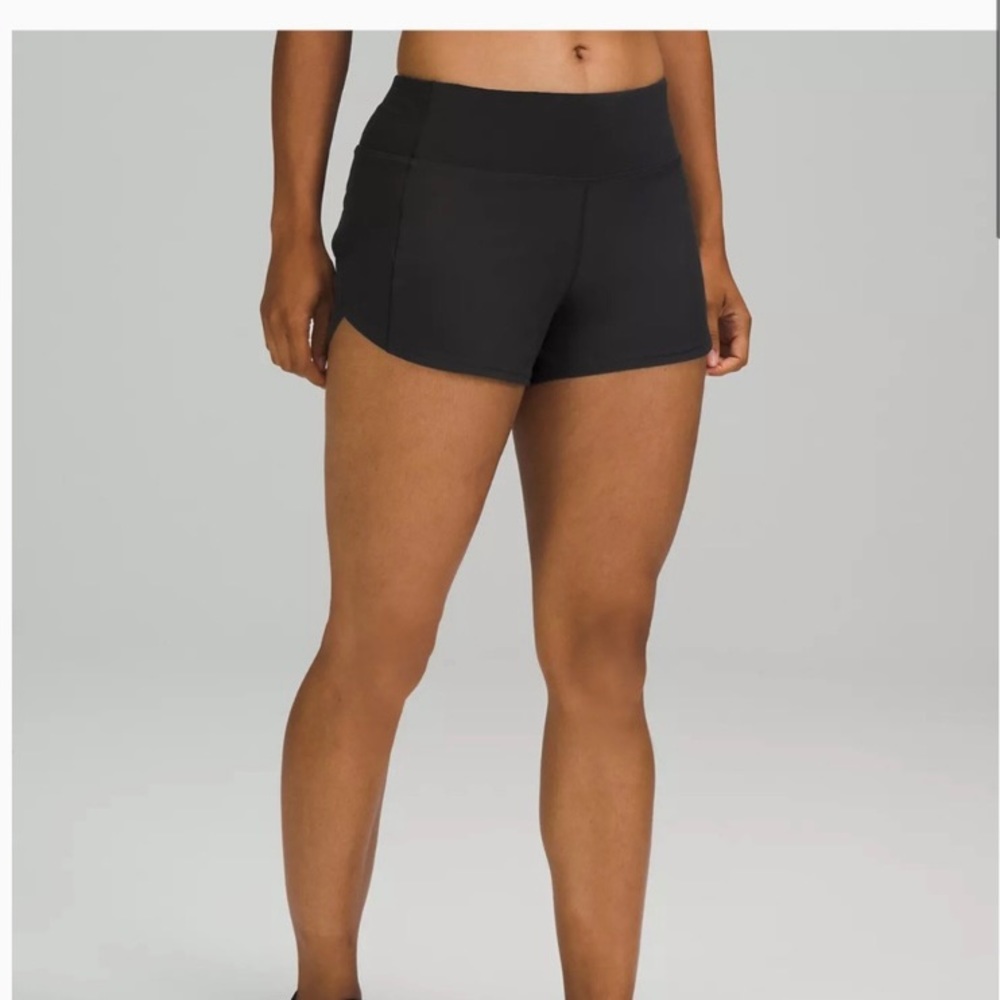 Lululemon mid rise speed up short 4”